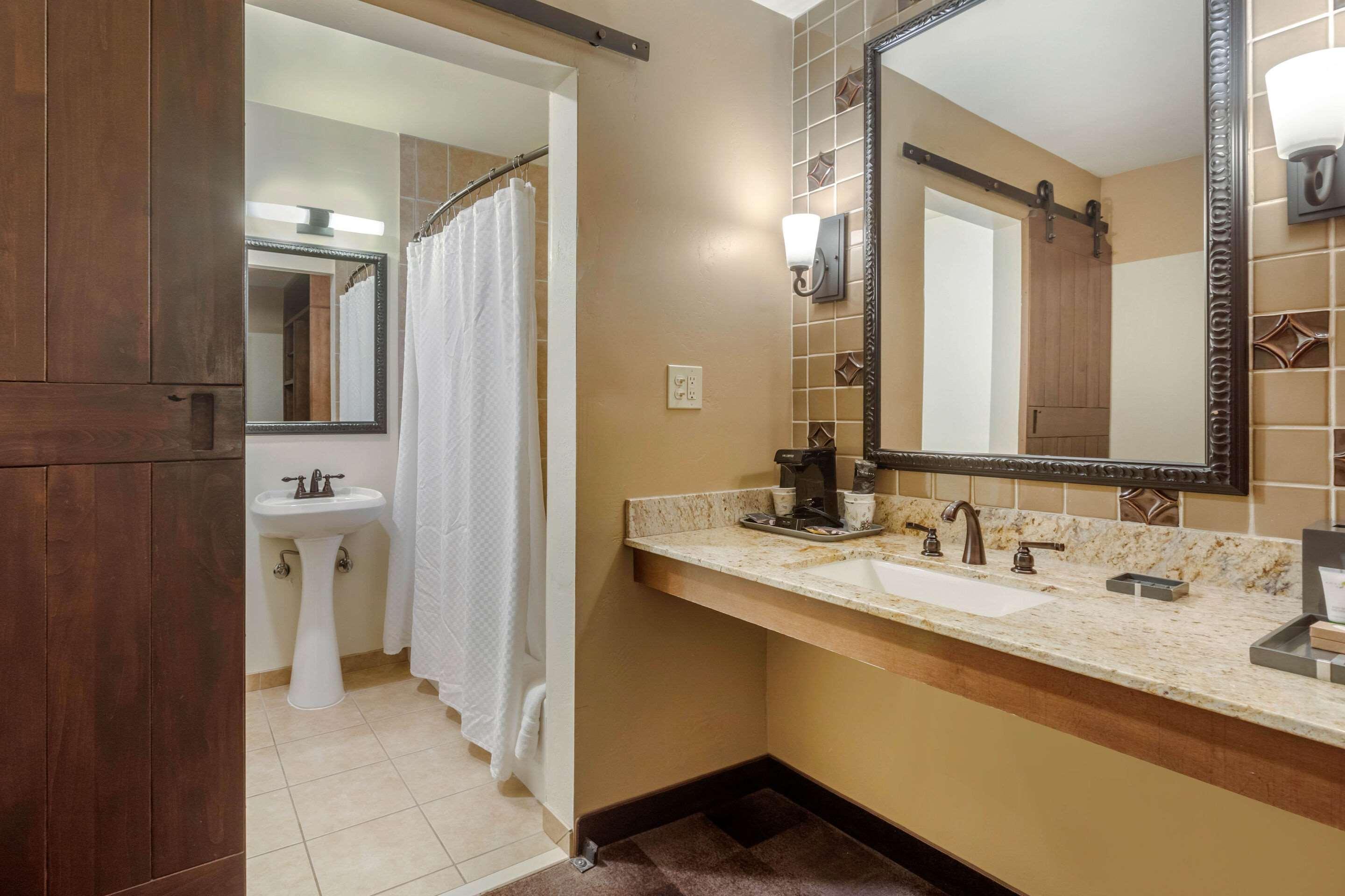 Carlton Oaks Lodge, Ascend Hotel Collection Санті Екстер'єр фото