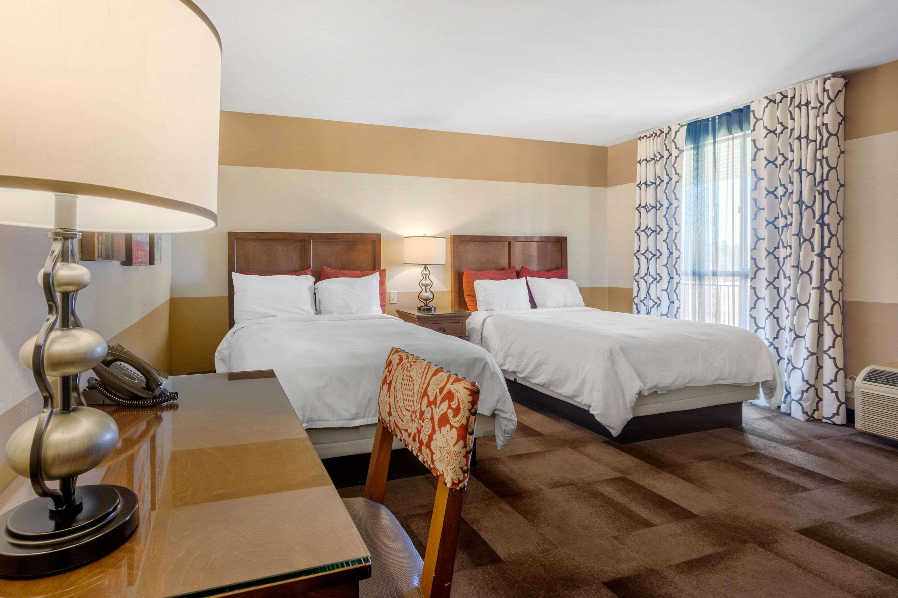 Carlton Oaks Lodge, Ascend Hotel Collection Санті Екстер'єр фото