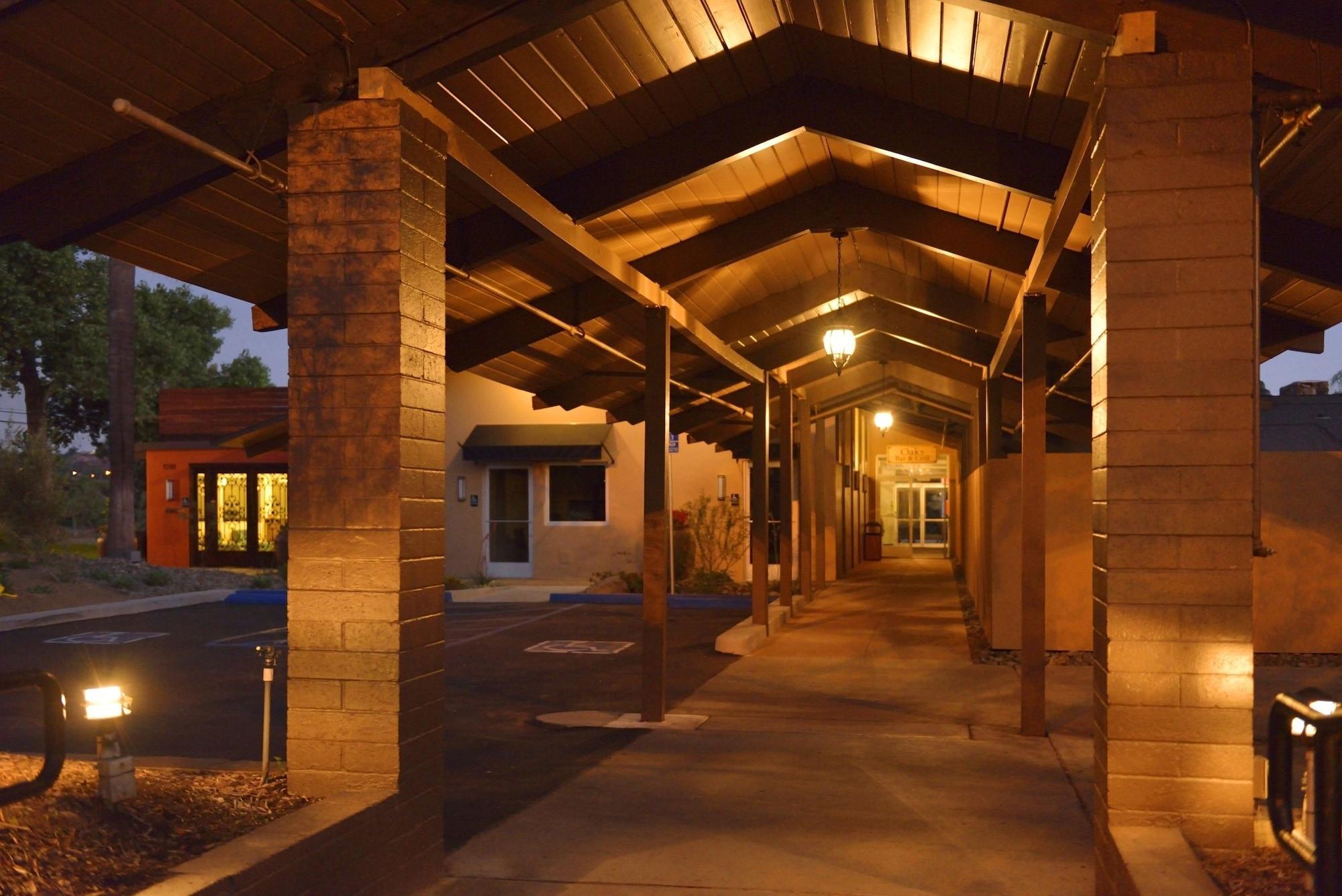 Carlton Oaks Lodge, Ascend Hotel Collection Санті Екстер'єр фото
