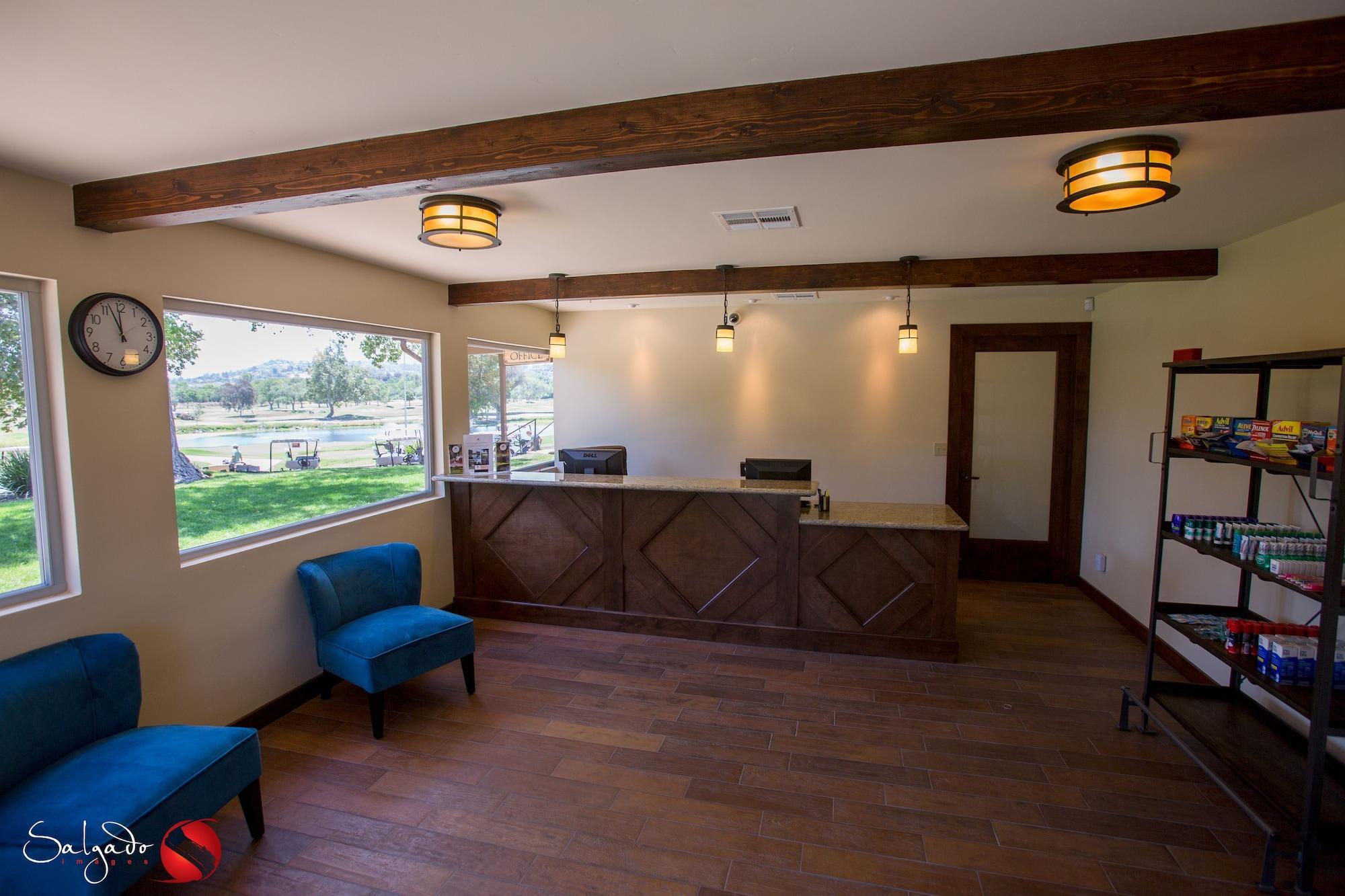 Carlton Oaks Lodge, Ascend Hotel Collection Санті Екстер'єр фото