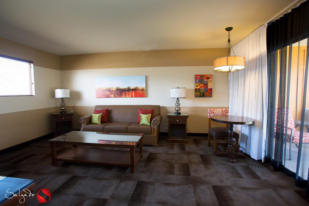 Carlton Oaks Lodge, Ascend Hotel Collection Санті Екстер'єр фото